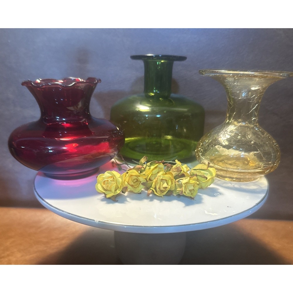 Vintage Lot Of  3 Small Glass Vases Hand Blown Green, Red And Yellow Crackle